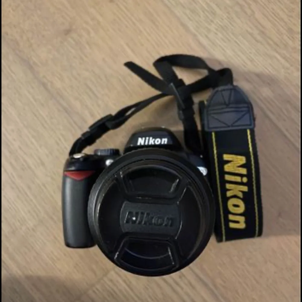 Nikon D60 with AF-S DX NIKKOR 18-55mm f/3.5-5.6G VR Lens